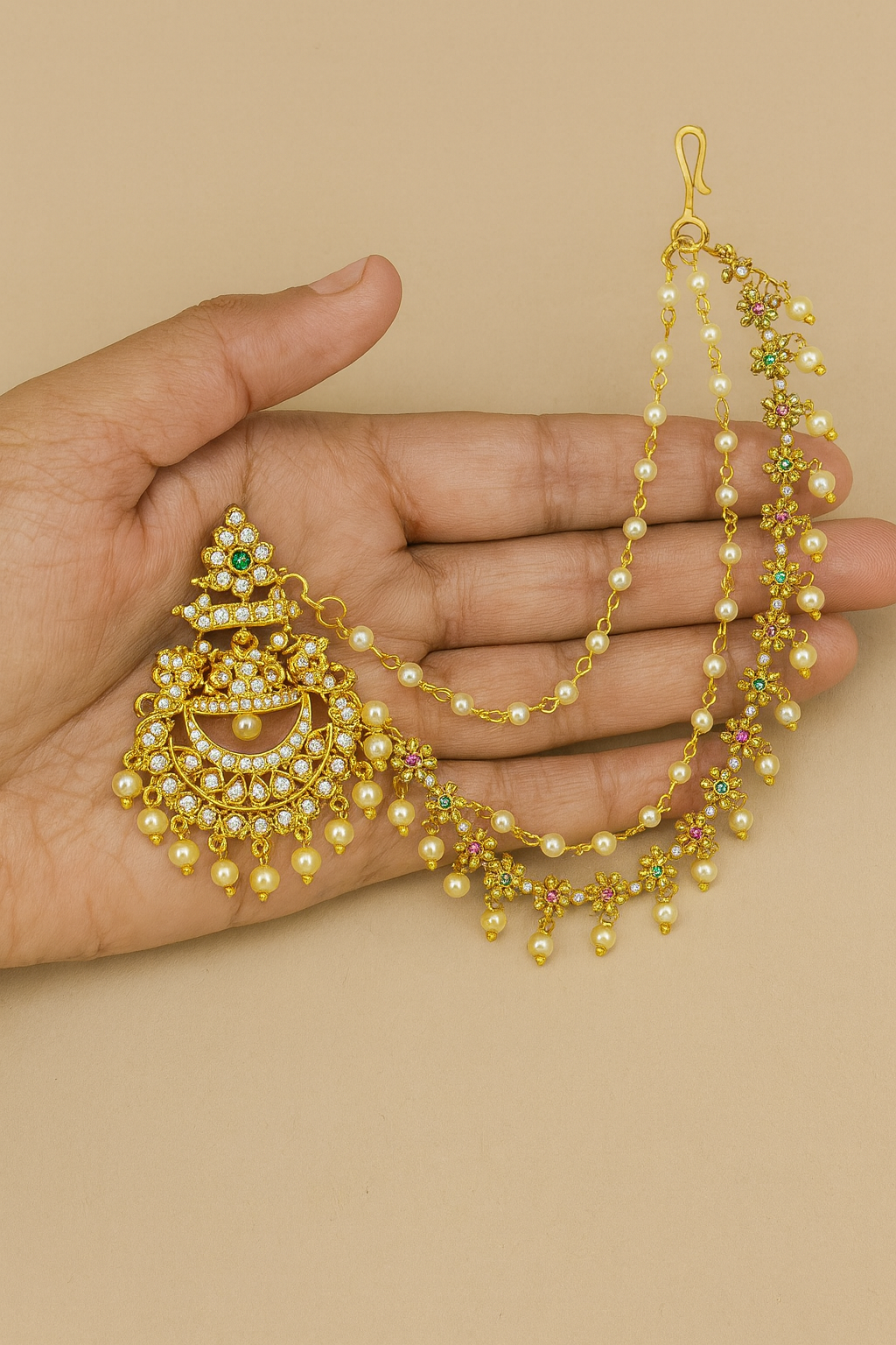 Pearl earrings and mattal