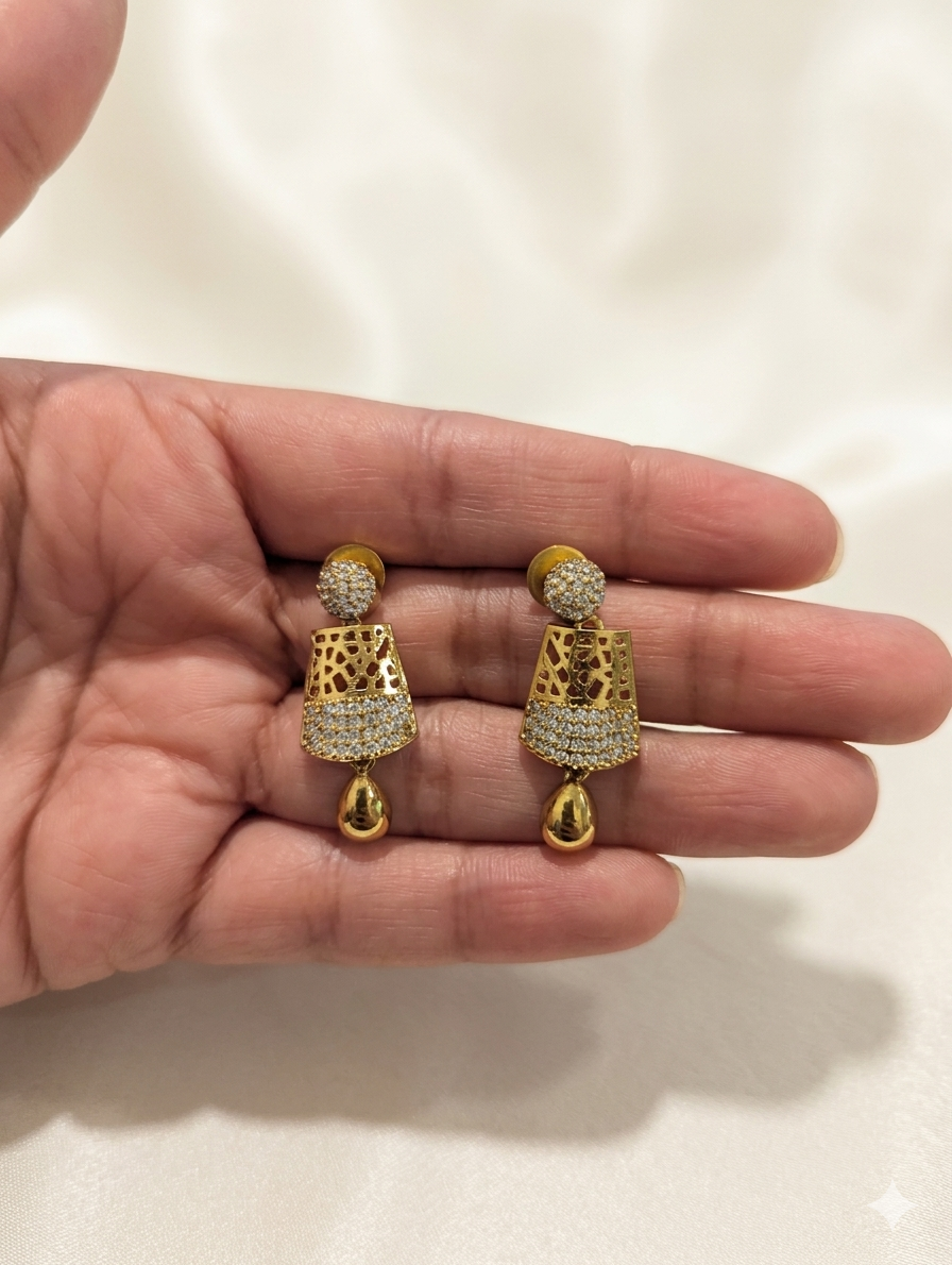 Geometric Filigree Gold Necklace & Earrings Set