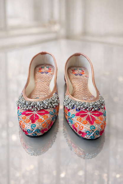 Punjabi Jutti for Women – Peach Floral with Ghungroo | Traditional Indian Ethnic Flat
