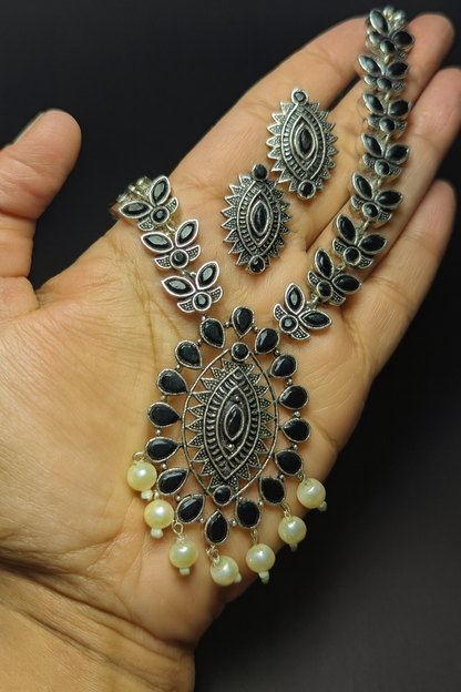 Silver and black stones long necklace with earrings