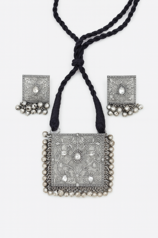 Silver square pendant in long black thread with earrings