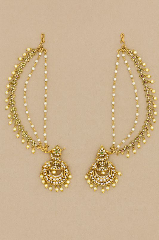 Pearl earrings and mattal