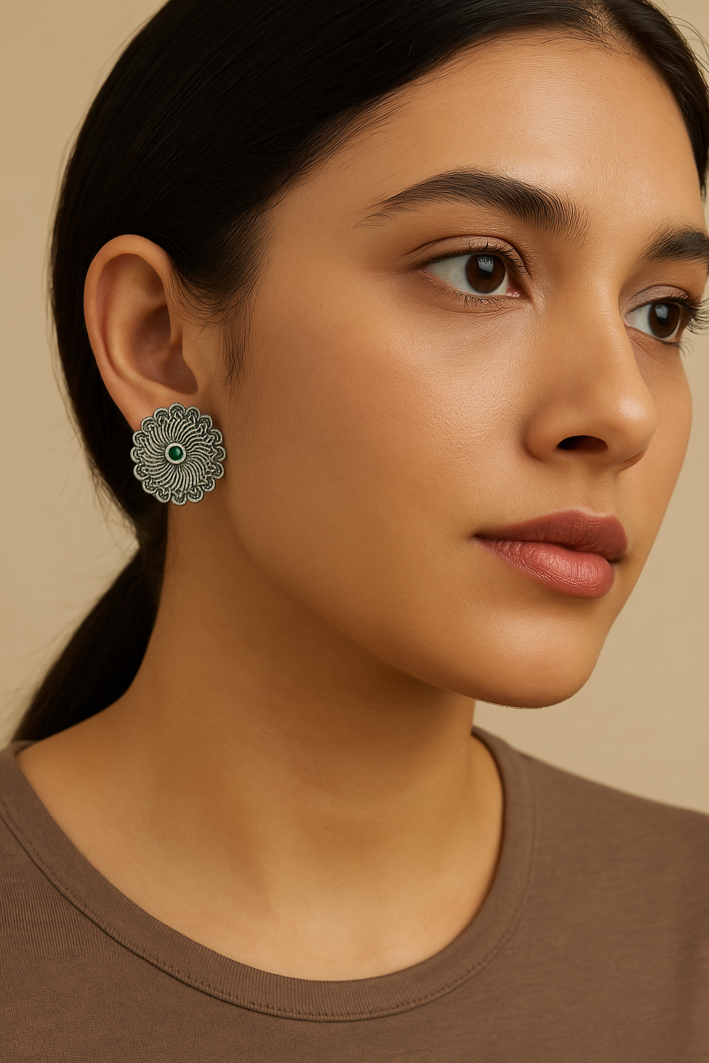 Silver earrings with green stone 2115