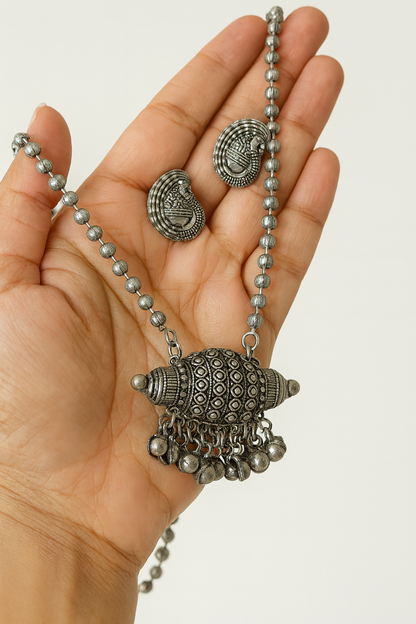 Silver long chain with pendant and earrings 2109