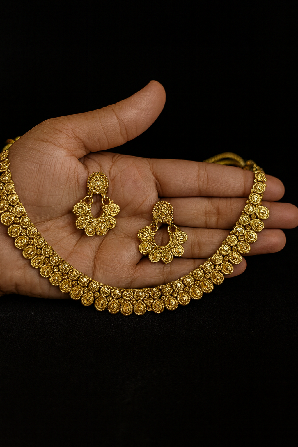 Gold necklace with earrings - 2101