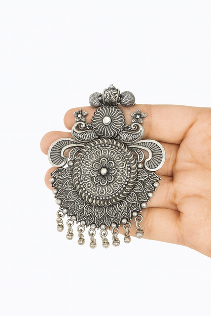 Silver long chain with flower pendant