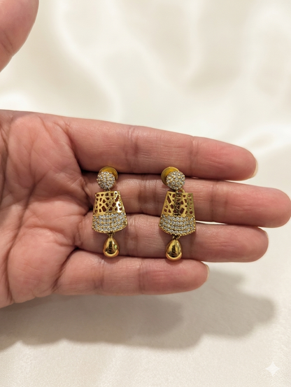 Geometric Filigree Gold Necklace & Earrings Set