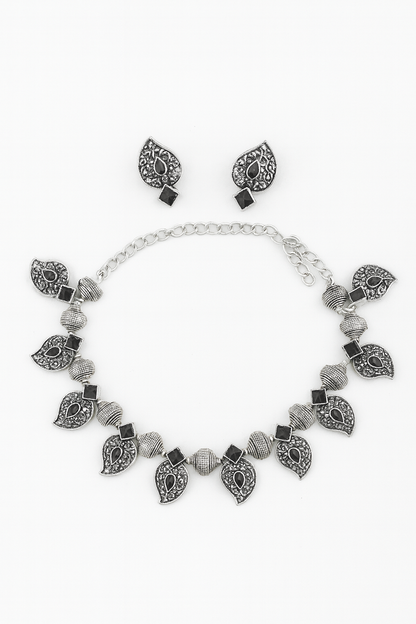 Silver and black stones necklace with earrings