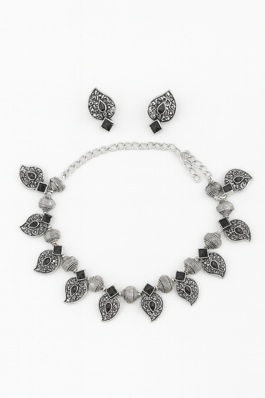 Silver and black stones necklace with earrings