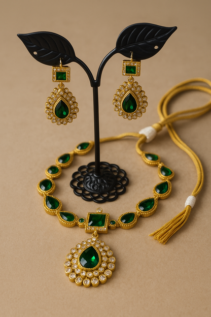 Green pendant necklace with earrings