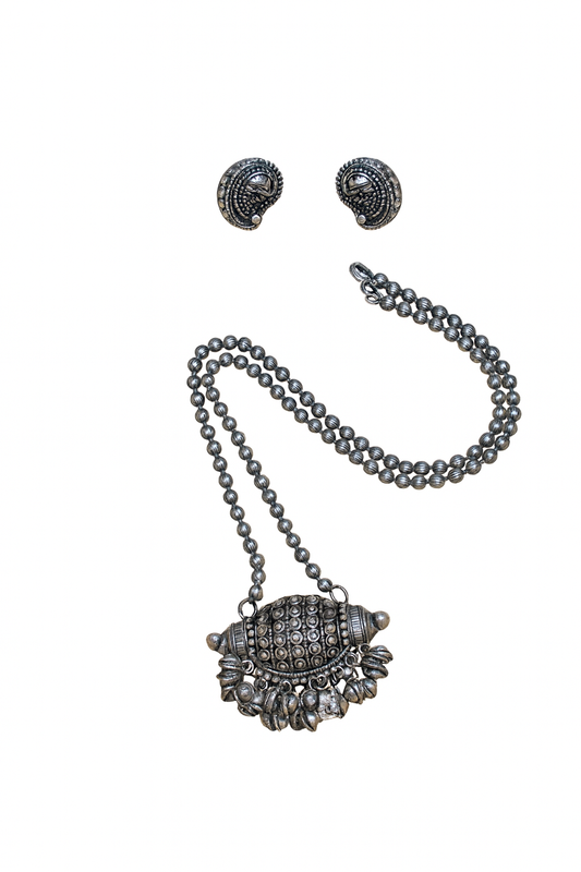 Silver long chain with pendant and earrings 2109